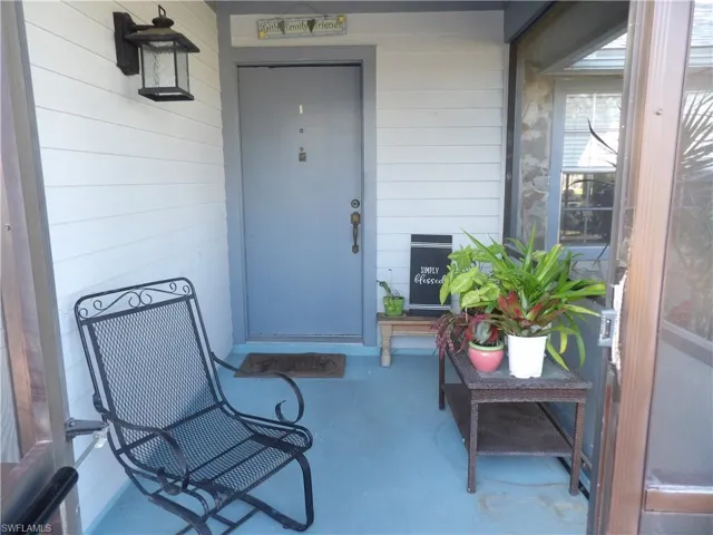 Screened Front Entry