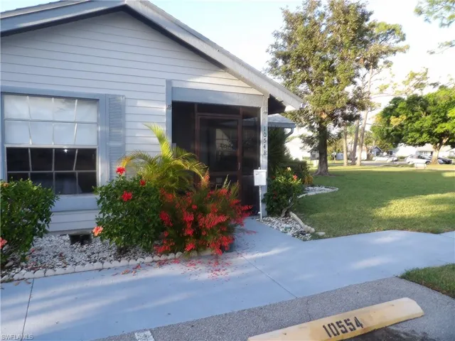 10548  Quincy  CT, Lehigh Acres, FL 33936