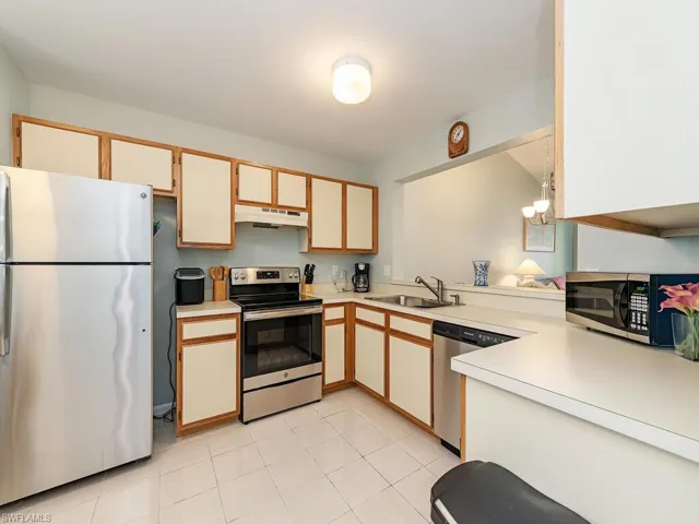 1344  Derbyshire  CT, Naples, FL 34116