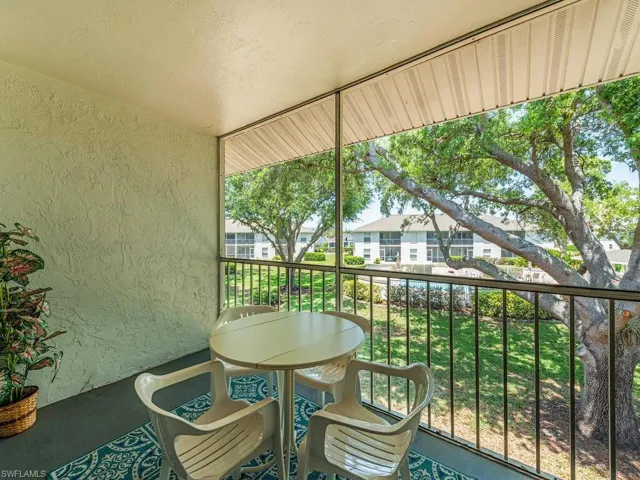 1344  Derbyshire  CT, Naples, FL 34116
