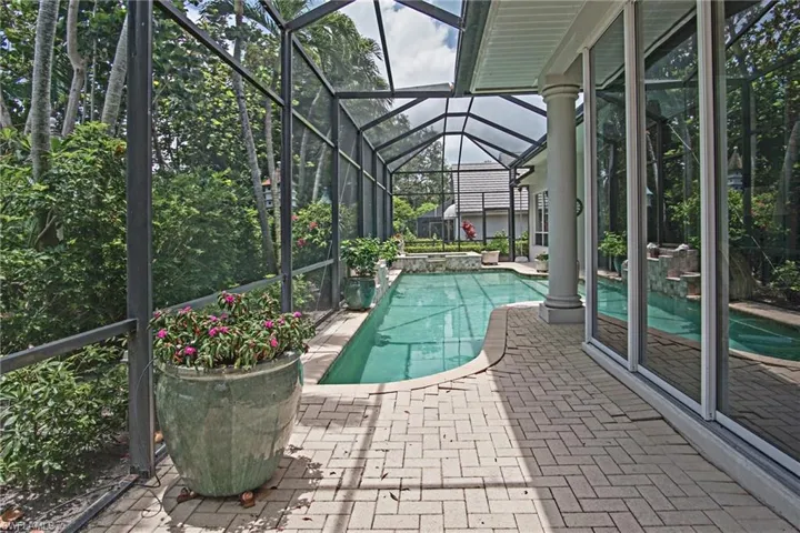 710 Shadow Lake Ln, Naples, Florida 34108