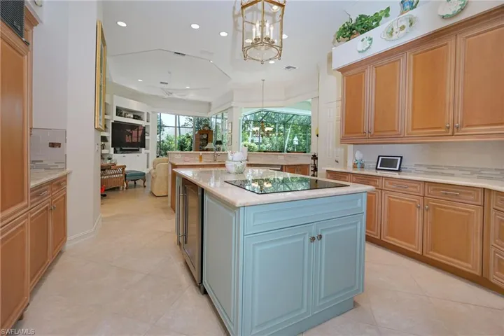 710 Shadow Lake Ln, Naples, Florida 34108