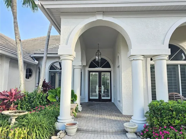 710 Shadow Lake Ln, Naples, Florida 34108