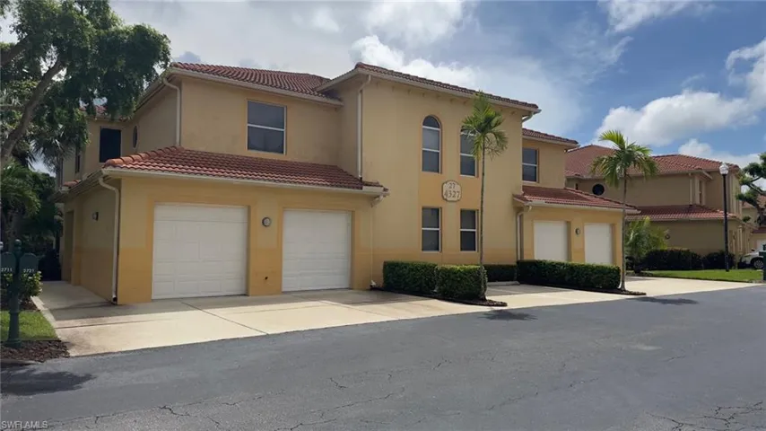 4327  Bellasol  CIR, Fort Myers, FL 33916