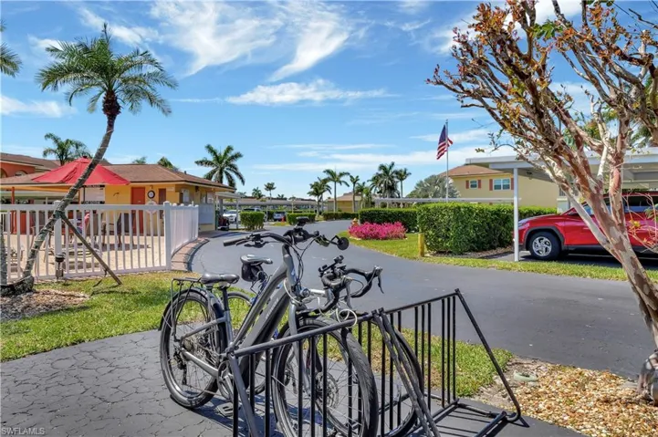 Community bike rack