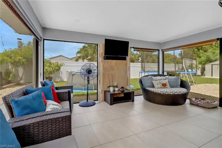 2193  45th SW TER, Naples, FL 34116