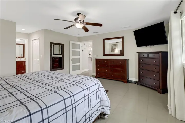 2193  45th SW TER, Naples, FL 34116