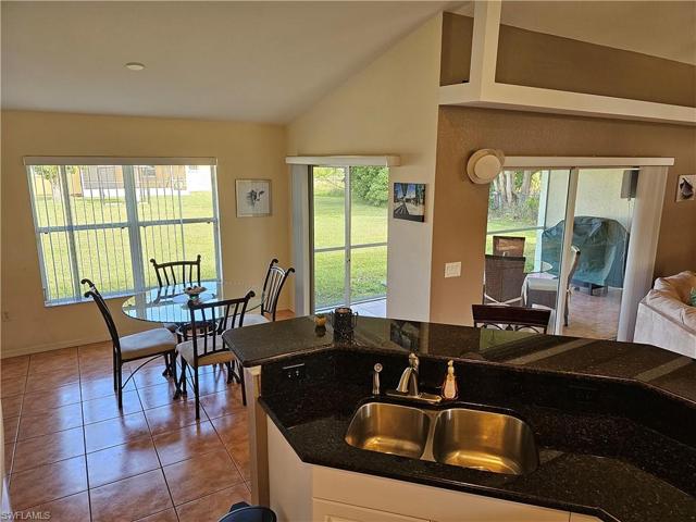 305 SE 25th TER, CAPE CORAL FL 33904