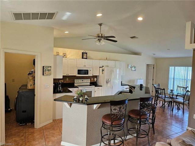 305 SE 25th TER, CAPE CORAL FL 33904