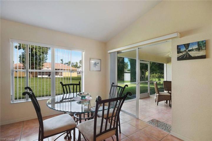 Breakfast nook