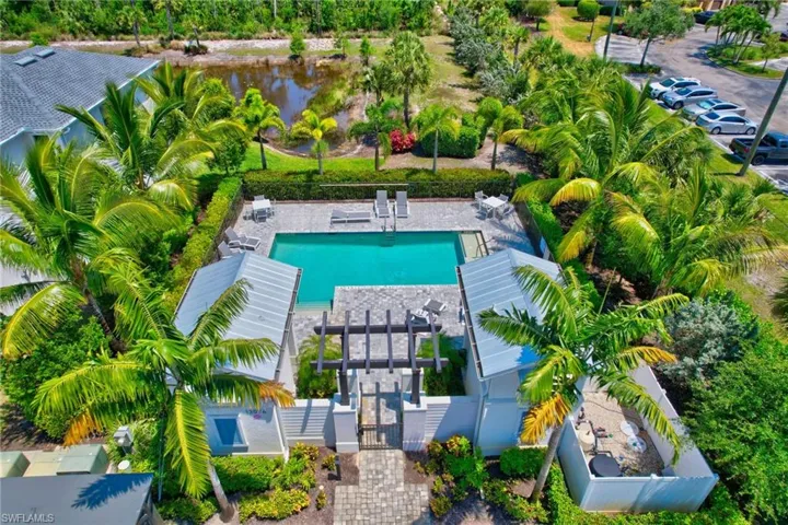Birds eye view of property