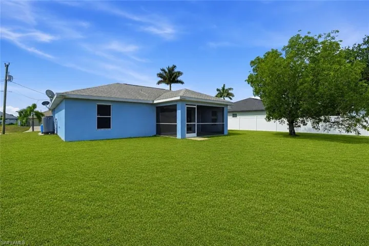 1621 Nw 18th St, Cape Coral, Florida 33993