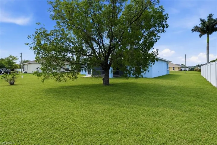 1621 Nw 18th St, Cape Coral, Florida 33993