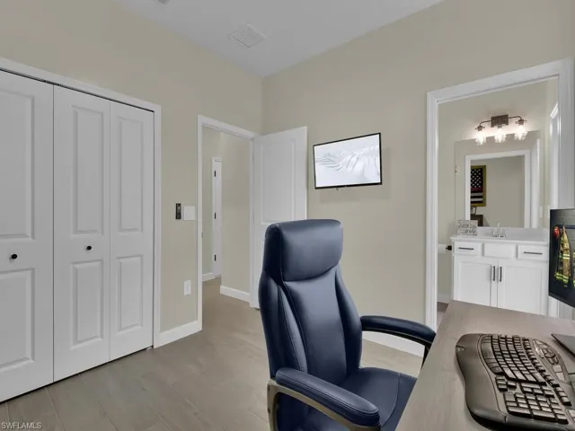 1st floor bedroom with adjoining