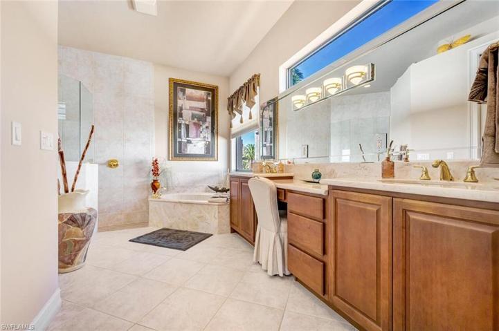 Owner's Ensuite Bathroom