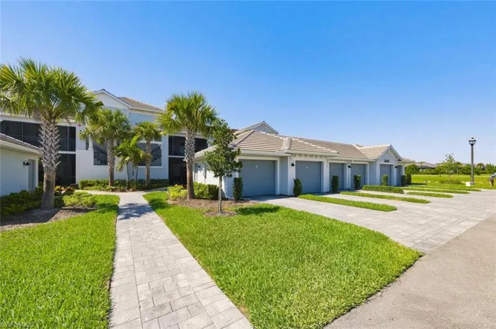 Detached Garage