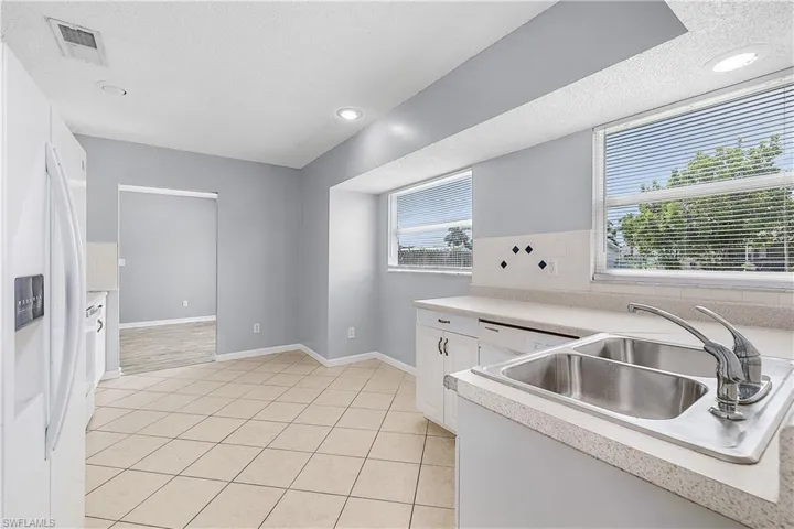 920 Se 31st Ln, Cape Coral Fl 33904