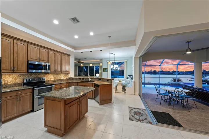2506 Retunda Pkwy W, Cape Coral, Florida 33904