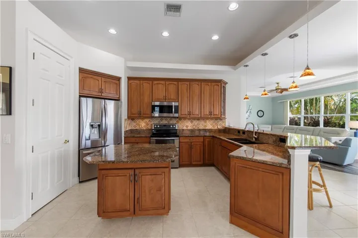2506 Retunda Pkwy W, Cape Coral, Florida 33904