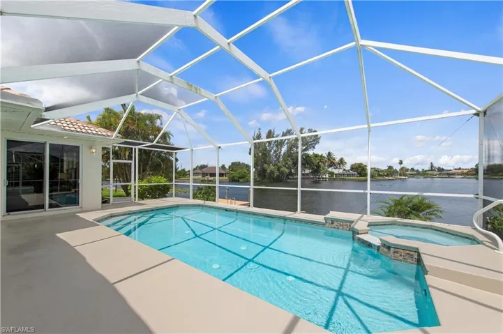 2506 Retunda Pkwy W, Cape Coral, Florida 33904