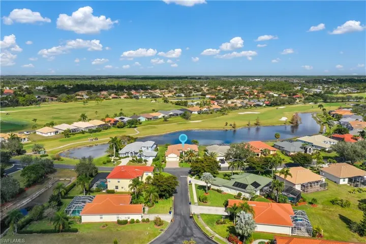 Short Walk To Country Club/Community Area