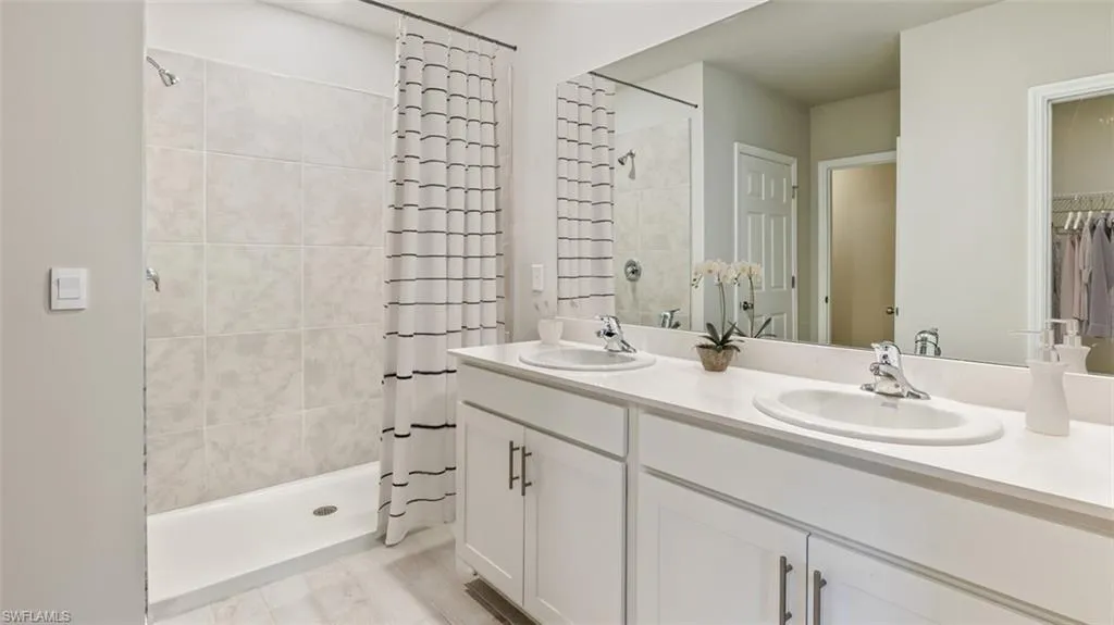 621 3RD AVE, Cape Coral, FL 33993,225063276