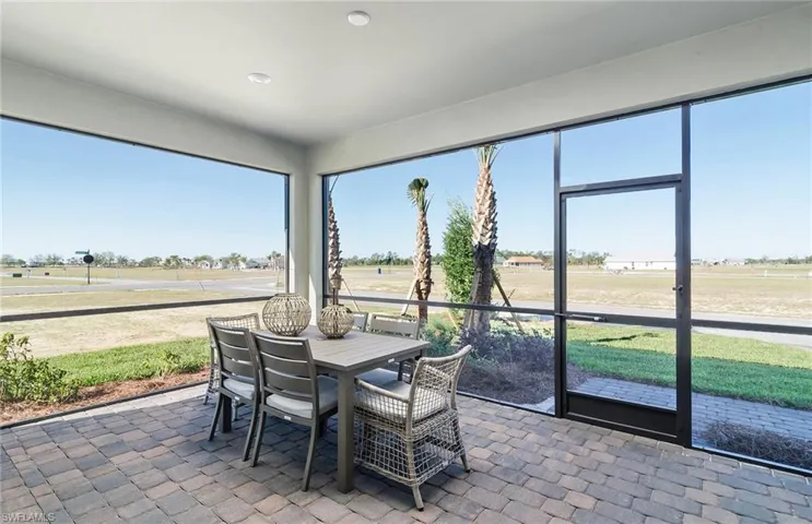 Photos are of a staged Arbordale model. Illustration purposes only. Options may vary.