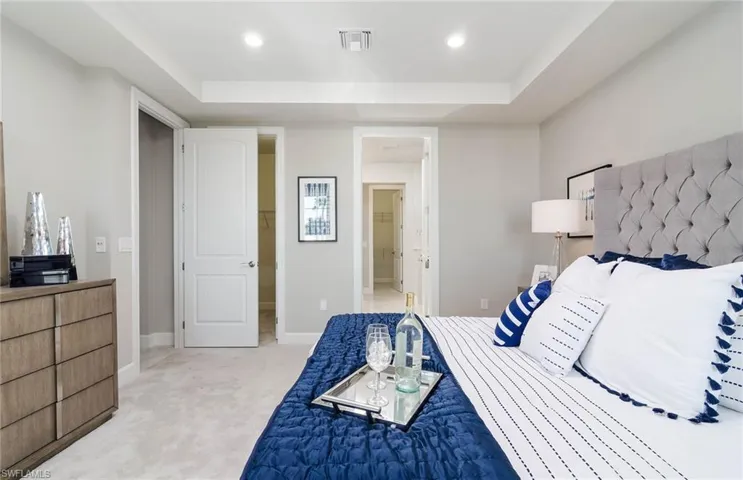 Photos are of a staged Arbordale model. Illustration purposes only. Options may vary.
