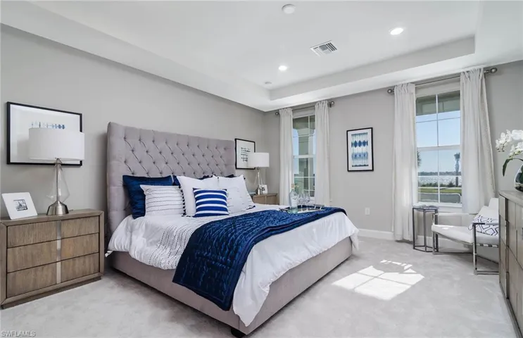 Photos are of a staged Arbordale model. Illustration purposes only. Options may vary.
