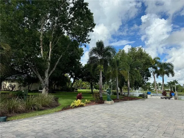 Surrounding community with a yard