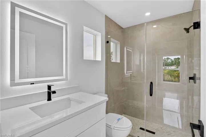 211 Ne 31st St, Cape Coral, Florida 33909
