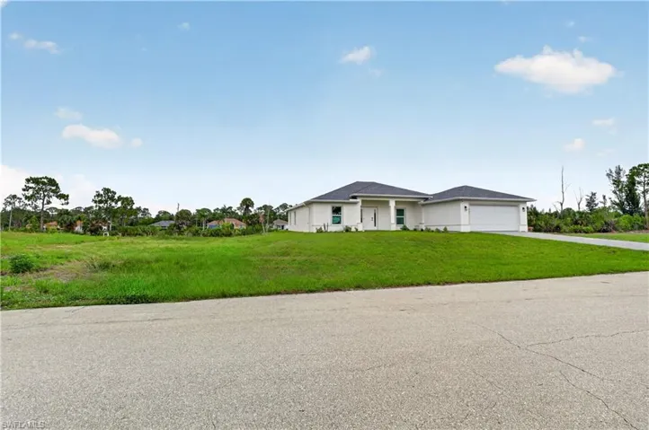 211 Ne 31st St, Cape Coral, Florida 33909