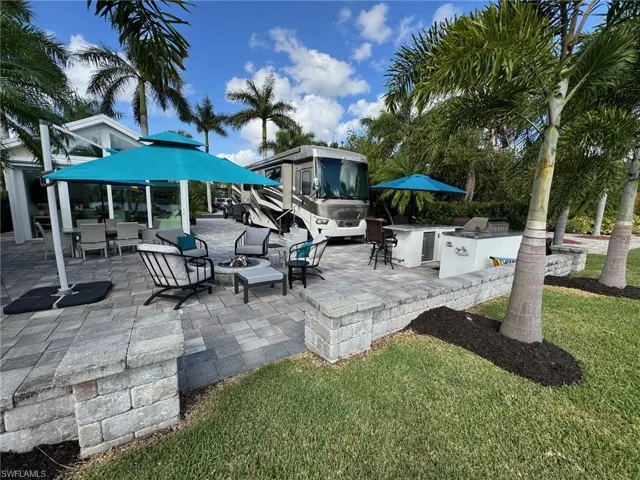 View of patio / terrace featuring an outdoor kitchen