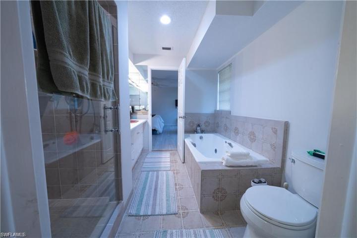 4827  17th SW AVE, Naples, FL 34116
