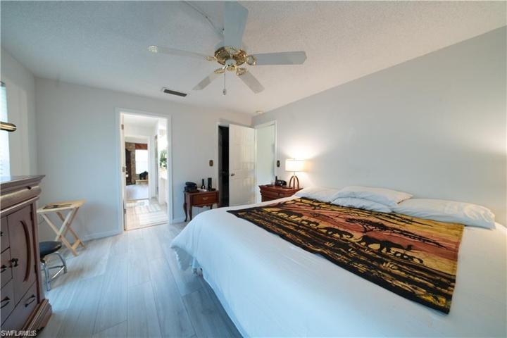 4827  17th SW AVE, Naples, FL 34116