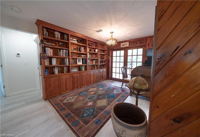 4827  17th SW AVE, Naples, FL 34116