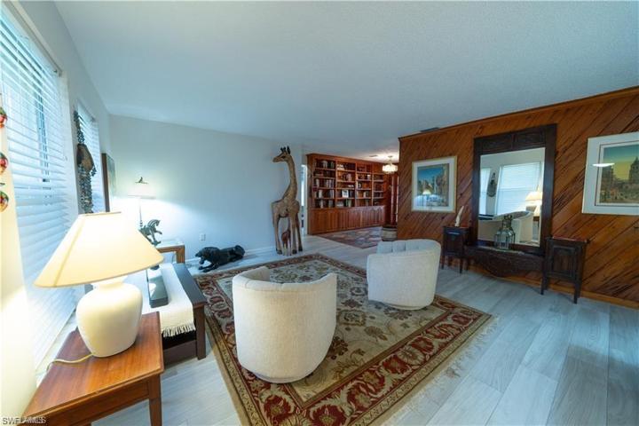 4827  17th SW AVE, Naples, FL 34116