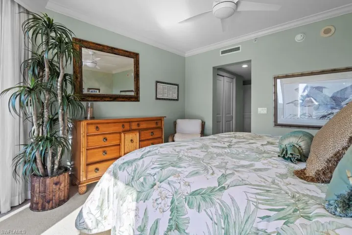 1060  Borghese  LN, Naples, FL 34114