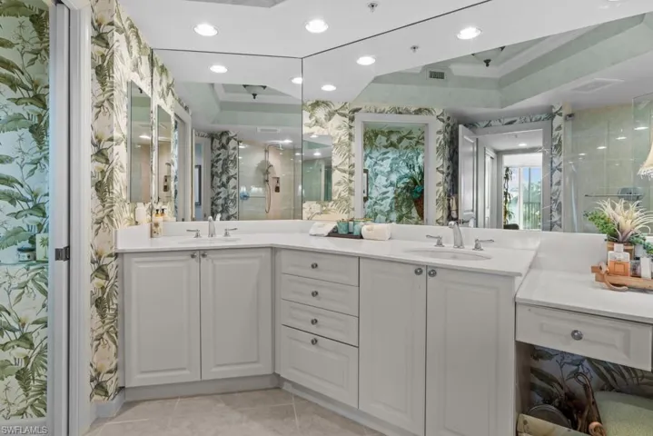 1060  Borghese  LN, Naples, FL 34114
