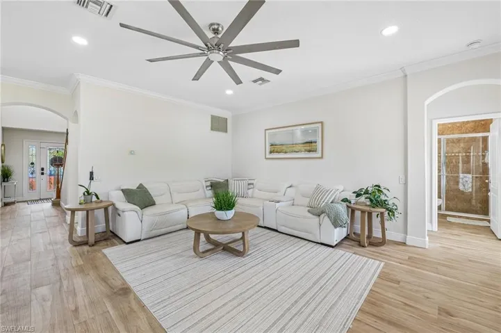 2538 Blackburn Cir, Cape Coral, Florida 33991