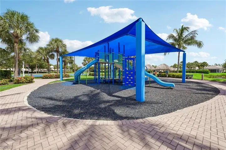 2538 Blackburn Cir, Cape Coral, Florida 33991