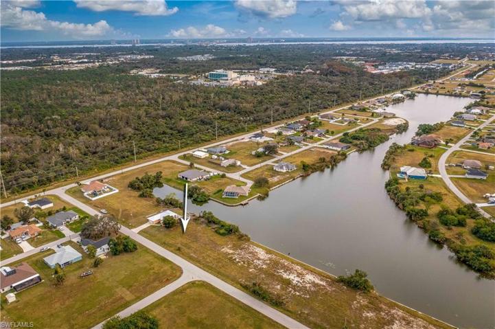 2306 NE 21st TER, CAPE CORAL FL 33909