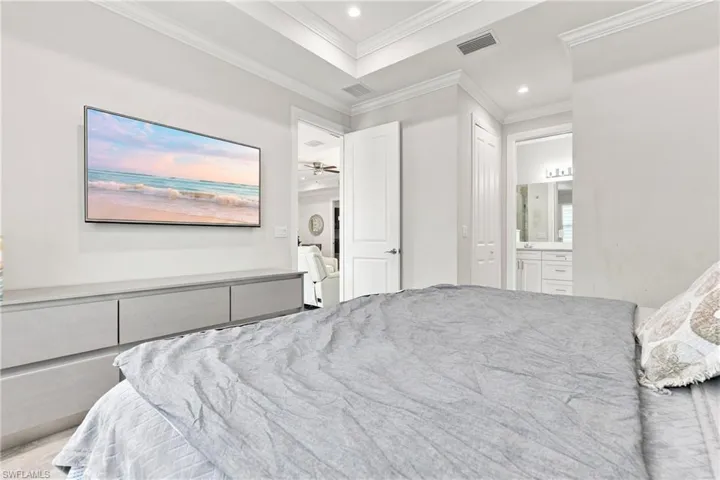 Tray ceiling with recessed lighting