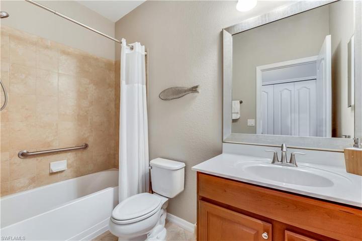 Second bedroom bath