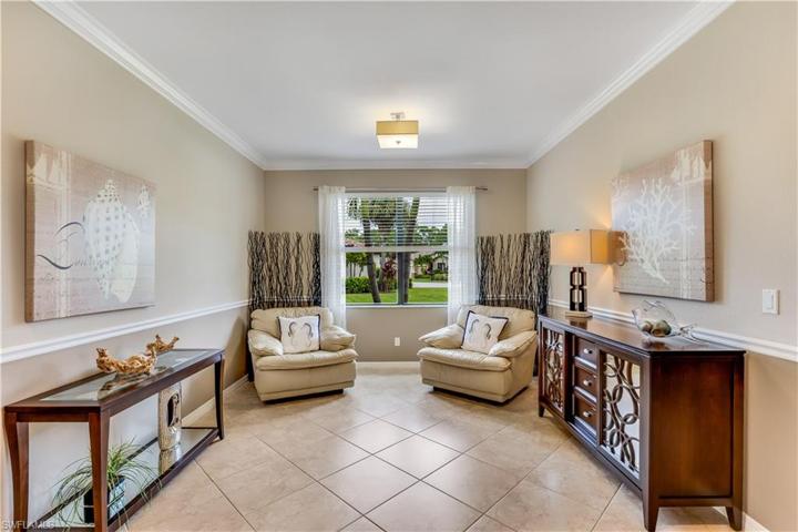 Sitting or dining room