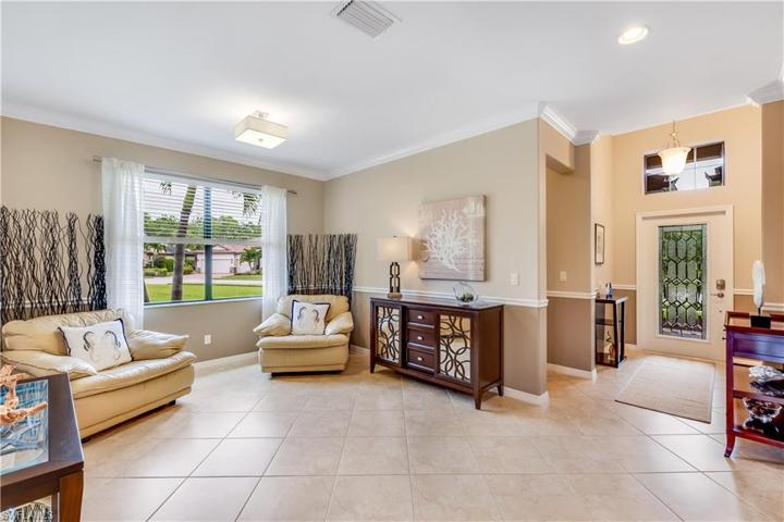 Sitting area or Dining room