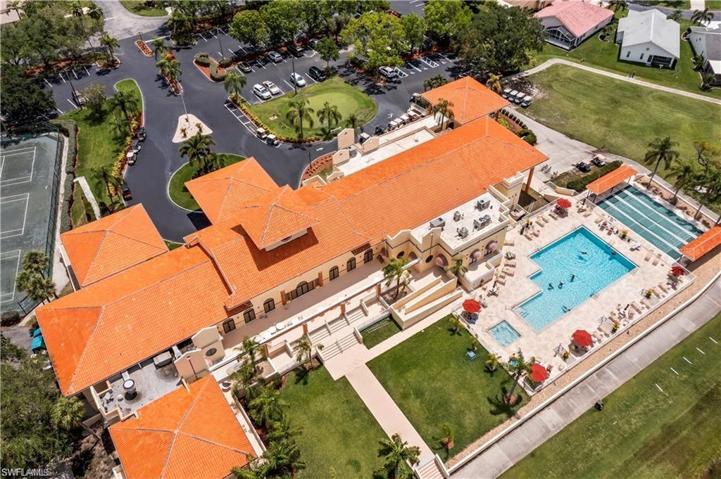 Community pool and hot tub.