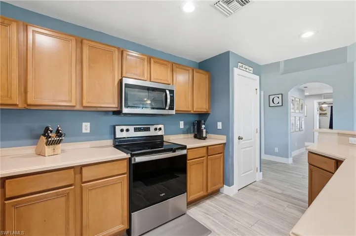 1927 Ne 33rd St, Cape Coral, Florida 33909