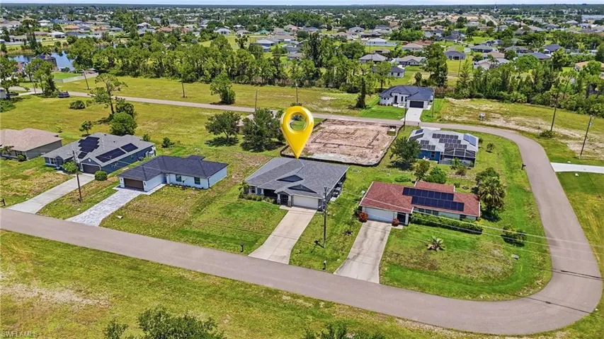 1927 Ne 33rd St, Cape Coral, Florida 33909