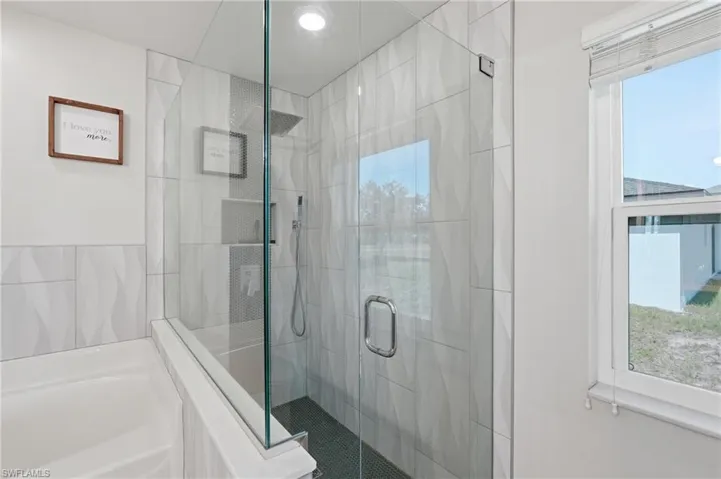 1927 Ne 33rd St, Cape Coral, Florida 33909